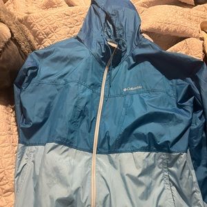 Columbia womens wind breaker size xxl in blue